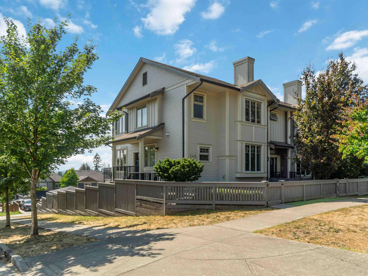 108-3416 Roxton Avenue, Coquitlam, BC, V3B 0G7
