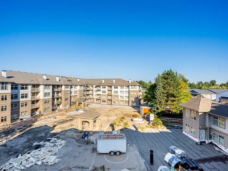 401-15220 Guildford Drive, Surrey, BC, V3R 0Y6 - 30