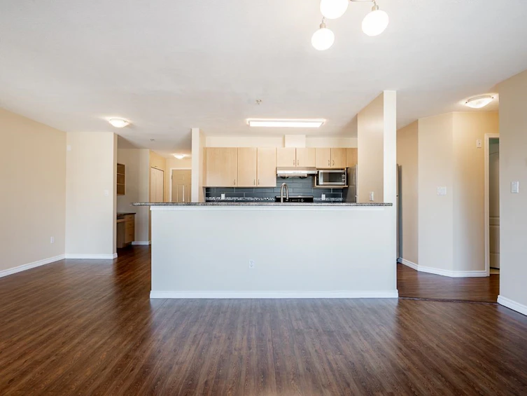 401-15220 Guildford Drive, Surrey, BC, V3R 0Y6 - 11