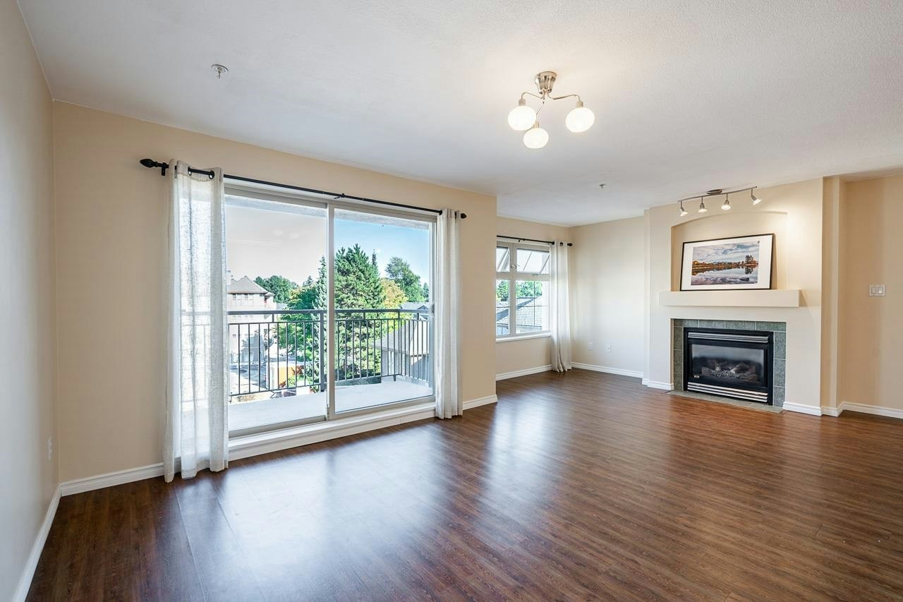 401-15220 Guildford Drive, Surrey, BC, V3R 0Y6 - 9