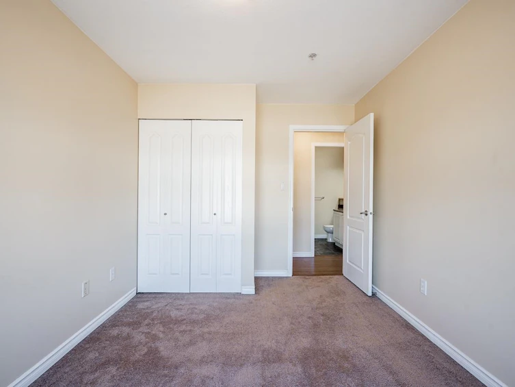 401-15220 Guildford Drive, Surrey, BC, V3R 0Y6 - 23
