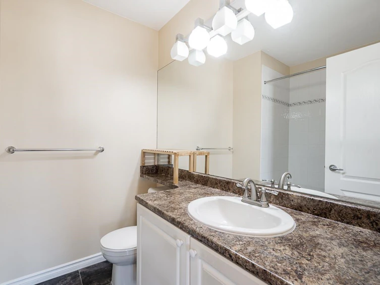 401-15220 Guildford Drive, Surrey, BC, V3R 0Y6 - 24