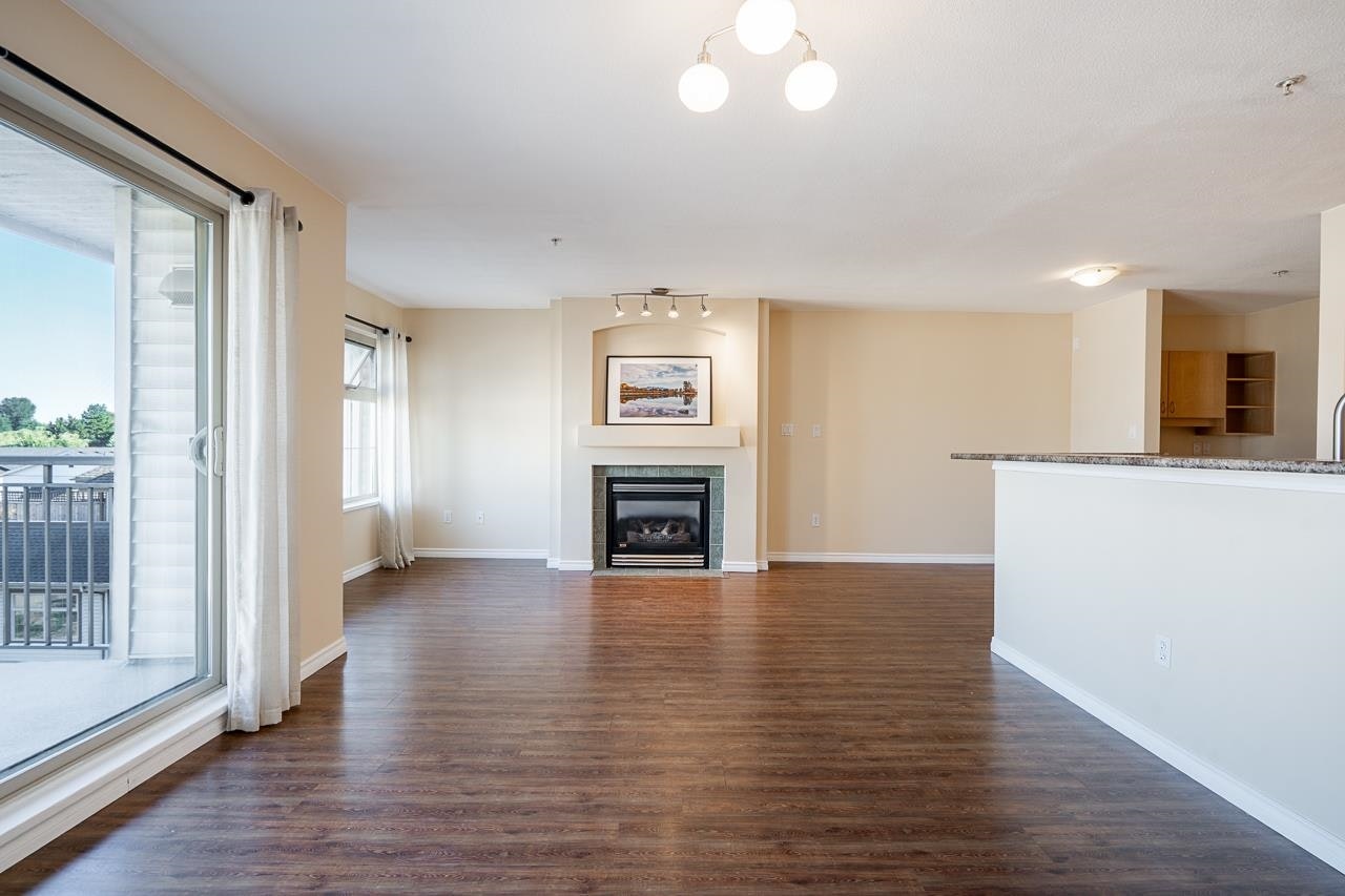 401-15220 Guildford Drive - 5