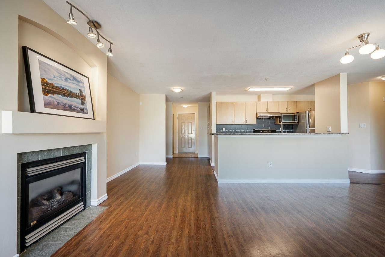 401-15220 Guildford Drive, Surrey, BC, V3R 0Y6 - 6