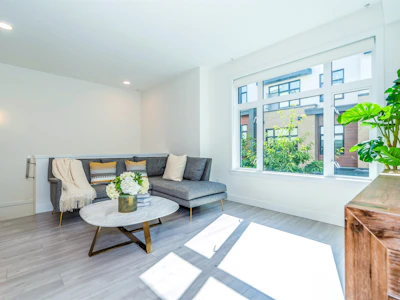 259-2035 Glenaire Drive - 3