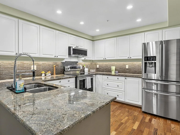 203-1725 128 Street, Surrey, BC, V4A 3V2 - 15