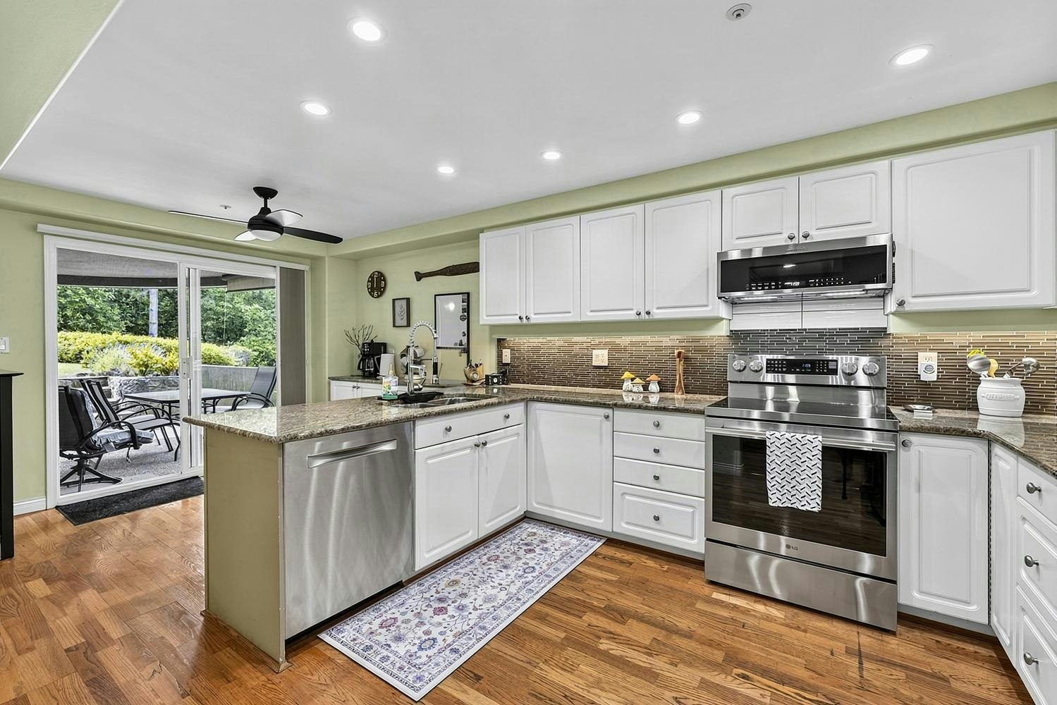 203-1725 128 Street, Surrey, BC, V4A 3V2 - 13