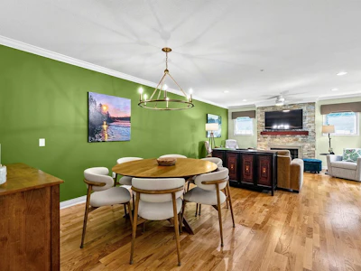203-1725 128 Street - 5