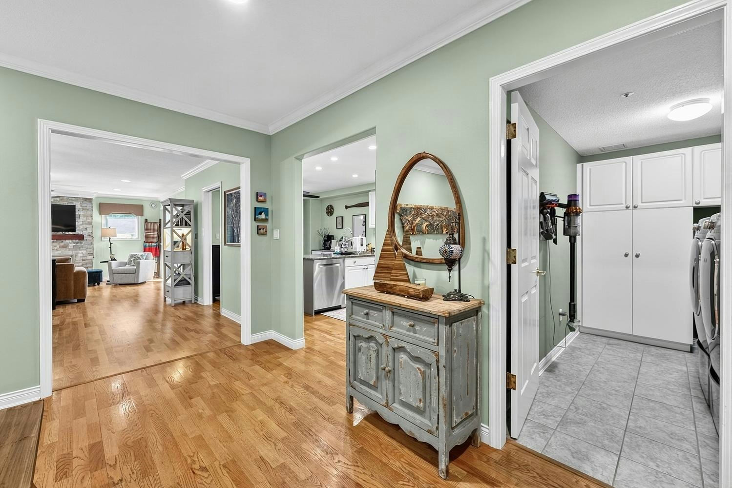 203-1725 128 Street - 4
