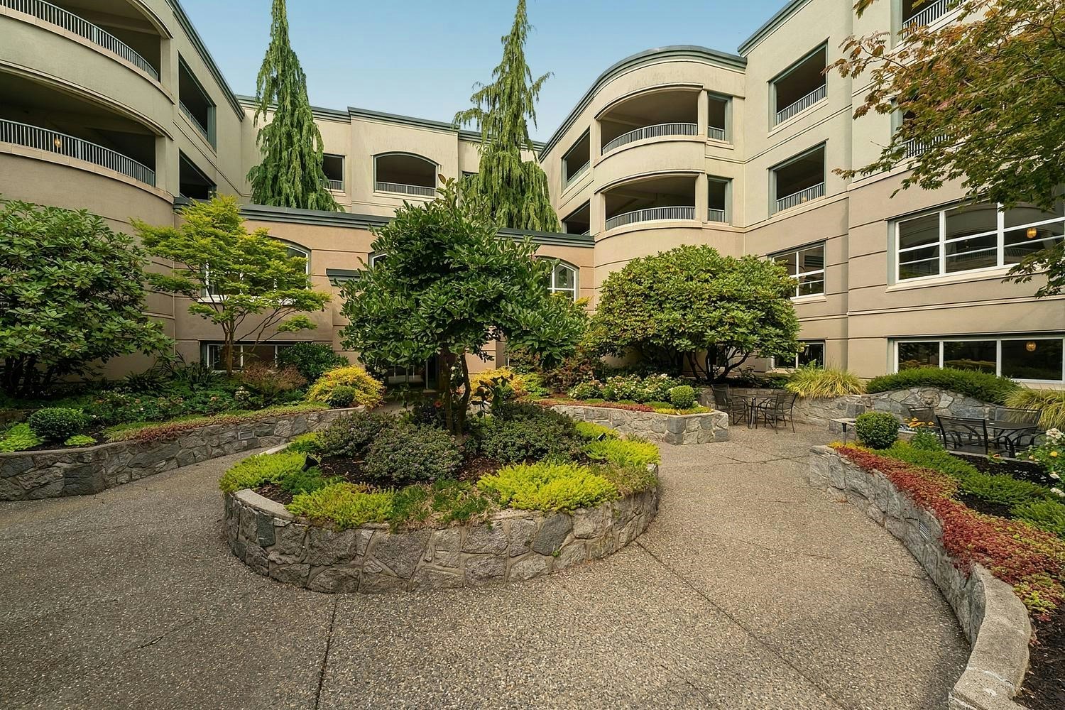 203-1725 128 Street - 2