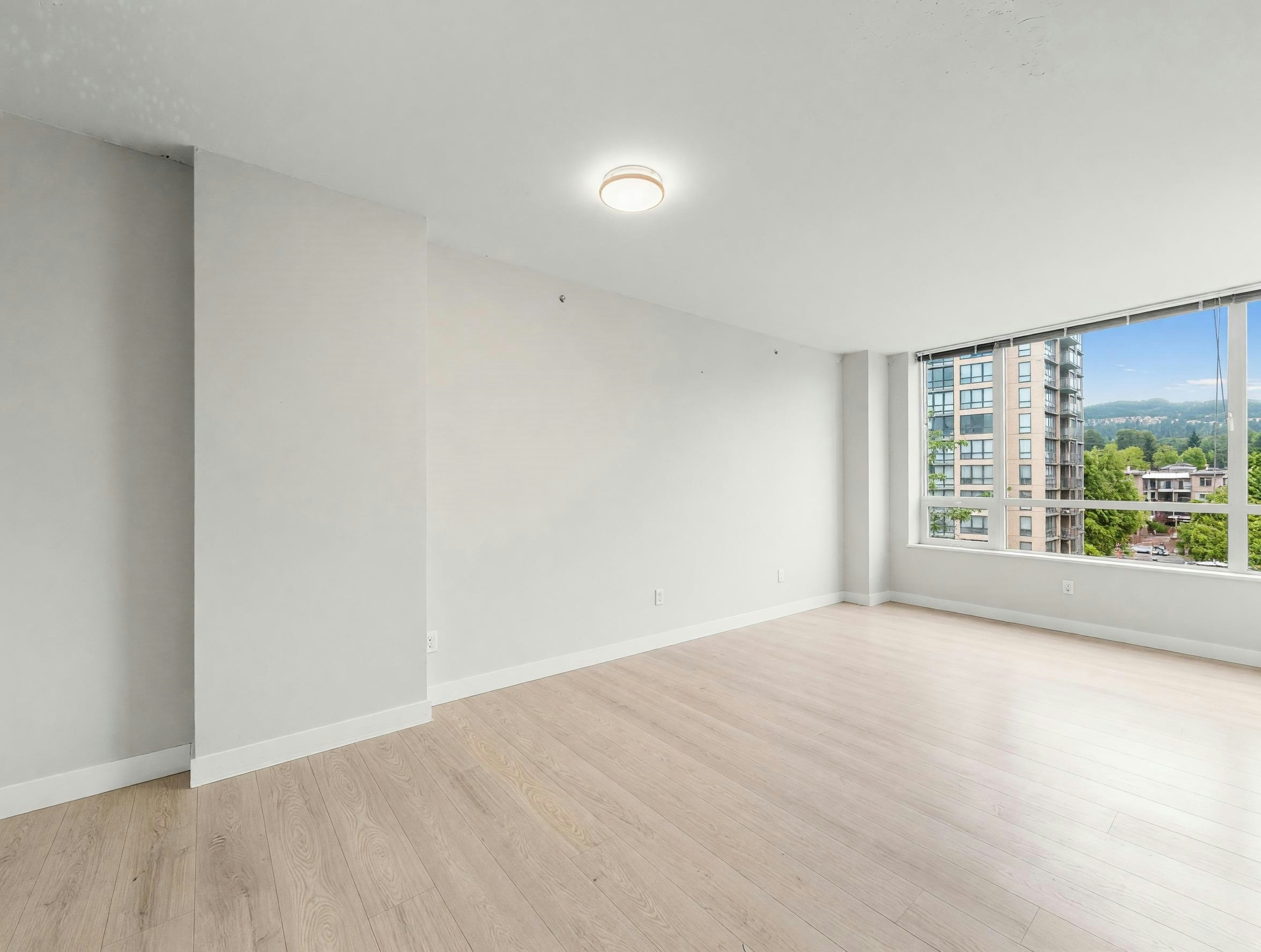 605-2968 Glen Dr., Coquitlam, BC, V3B 0C4 - 3