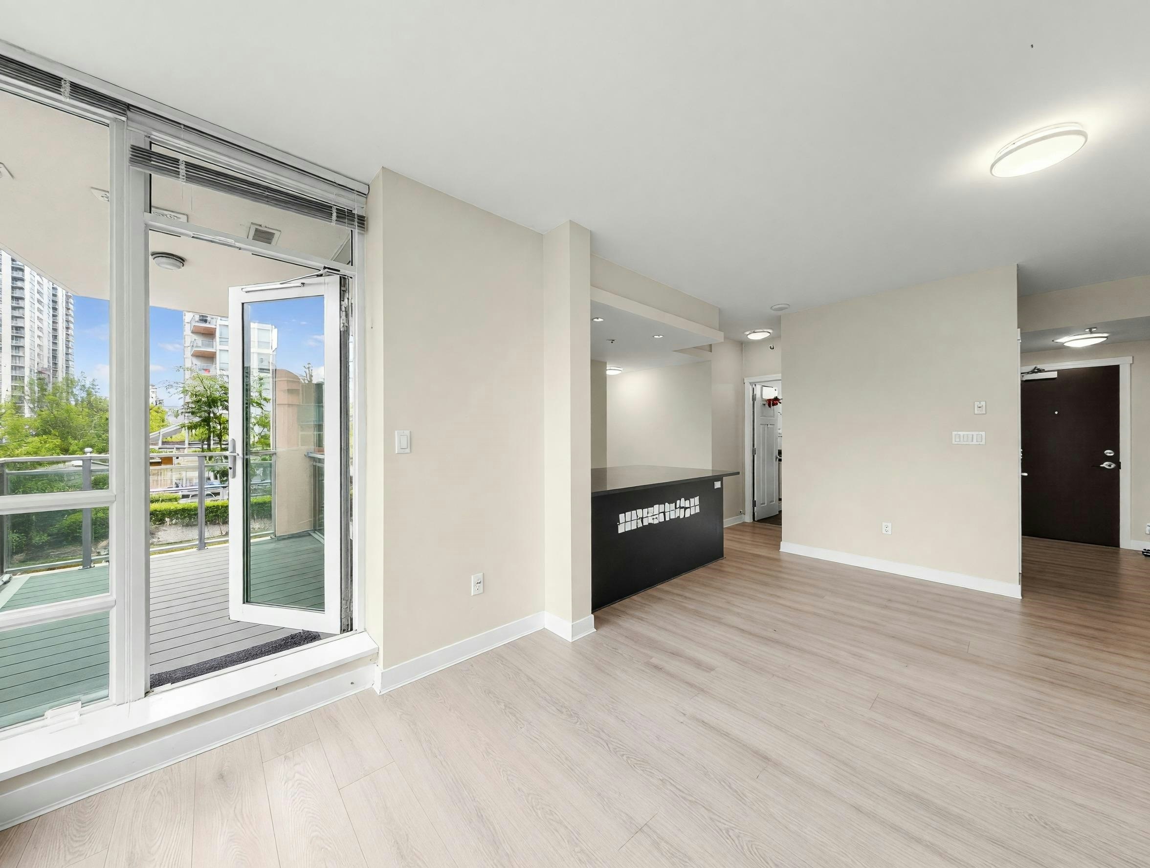 605-2968 Glen Dr., Coquitlam, BC, V3B 0C4 - 6