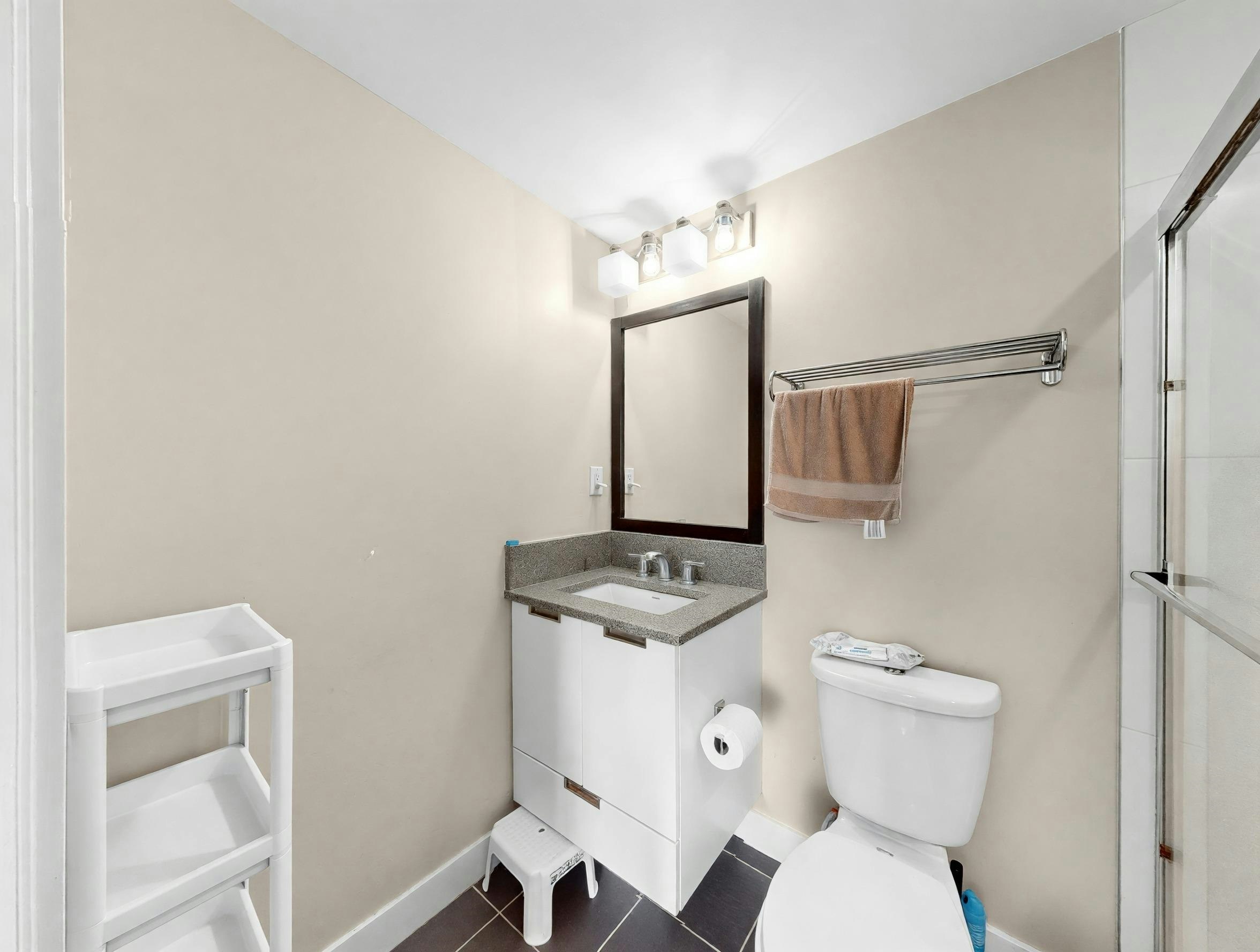 605-2968 Glen Dr., Coquitlam, BC, V3B 0C4 - 10