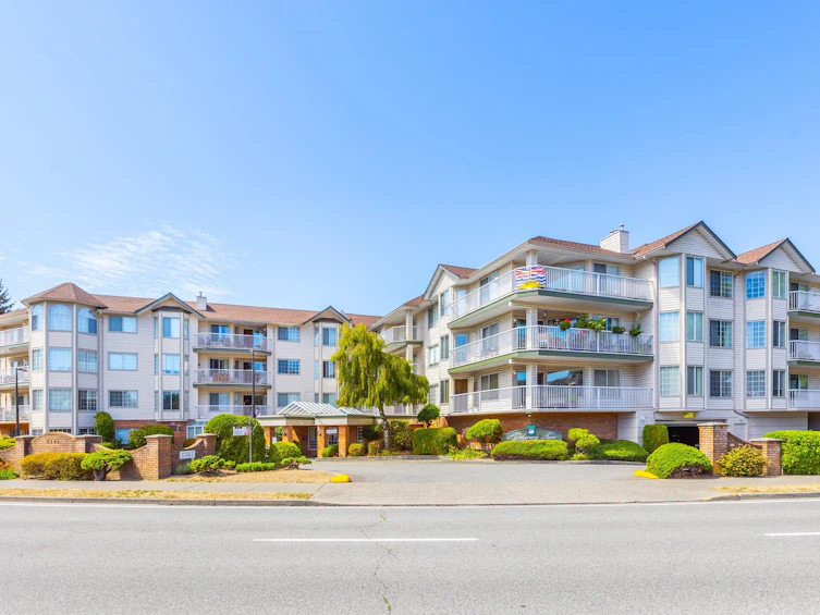 205-5363 206 Street, Langley, BC, V3A 2C5