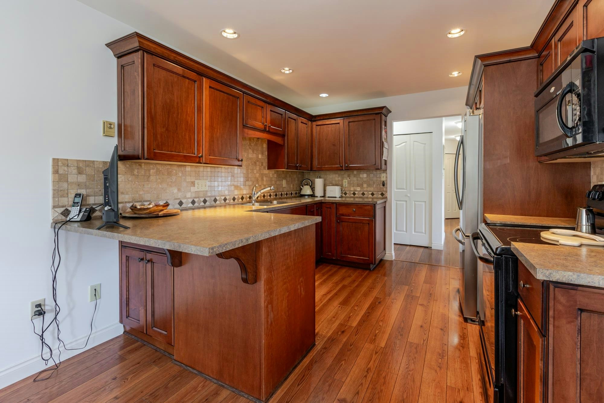 205-5363 206 Street, Langley, BC, V3A 2C5 - 6