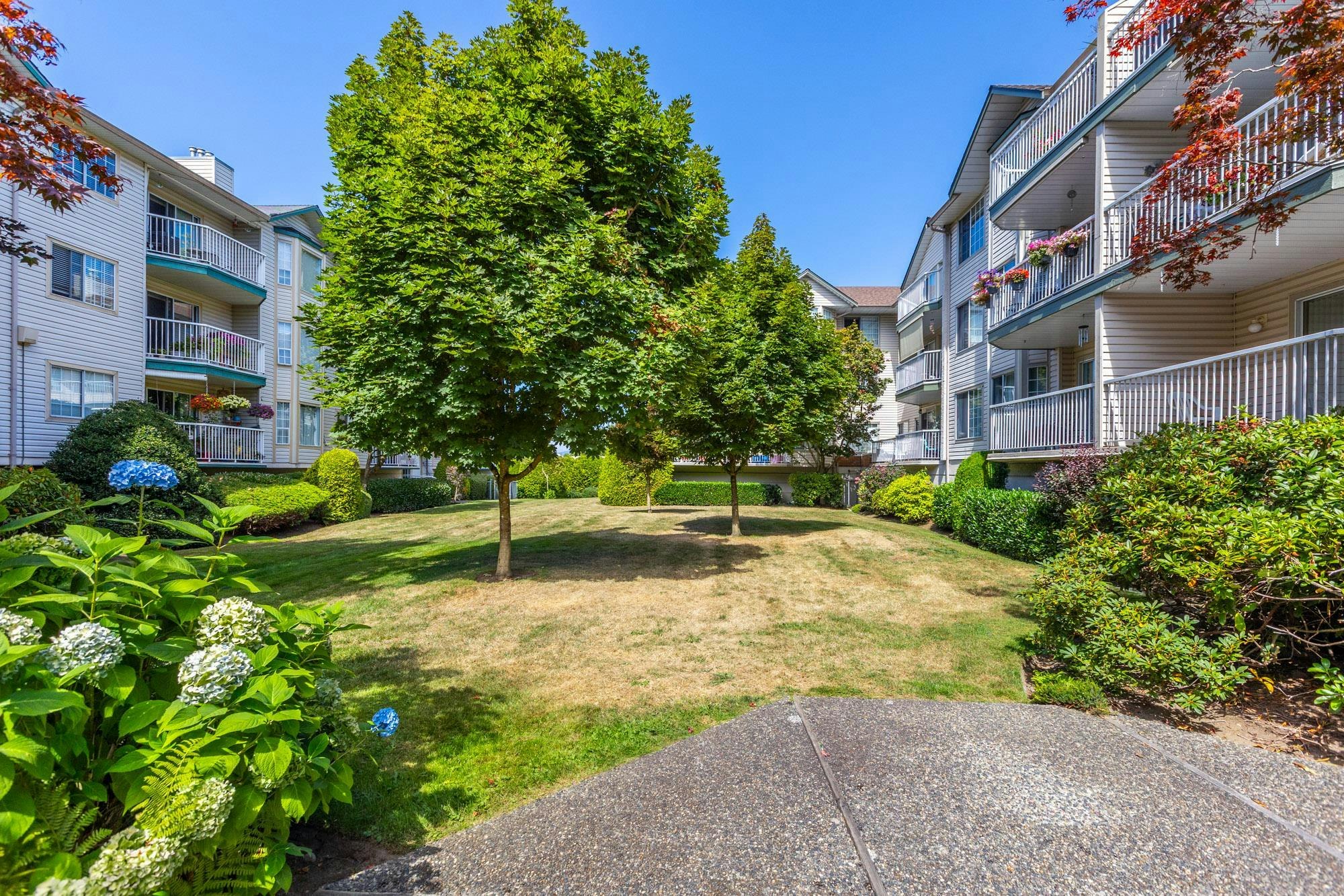 205-5363 206 Street, Langley, BC, V3A 2C5 - 40