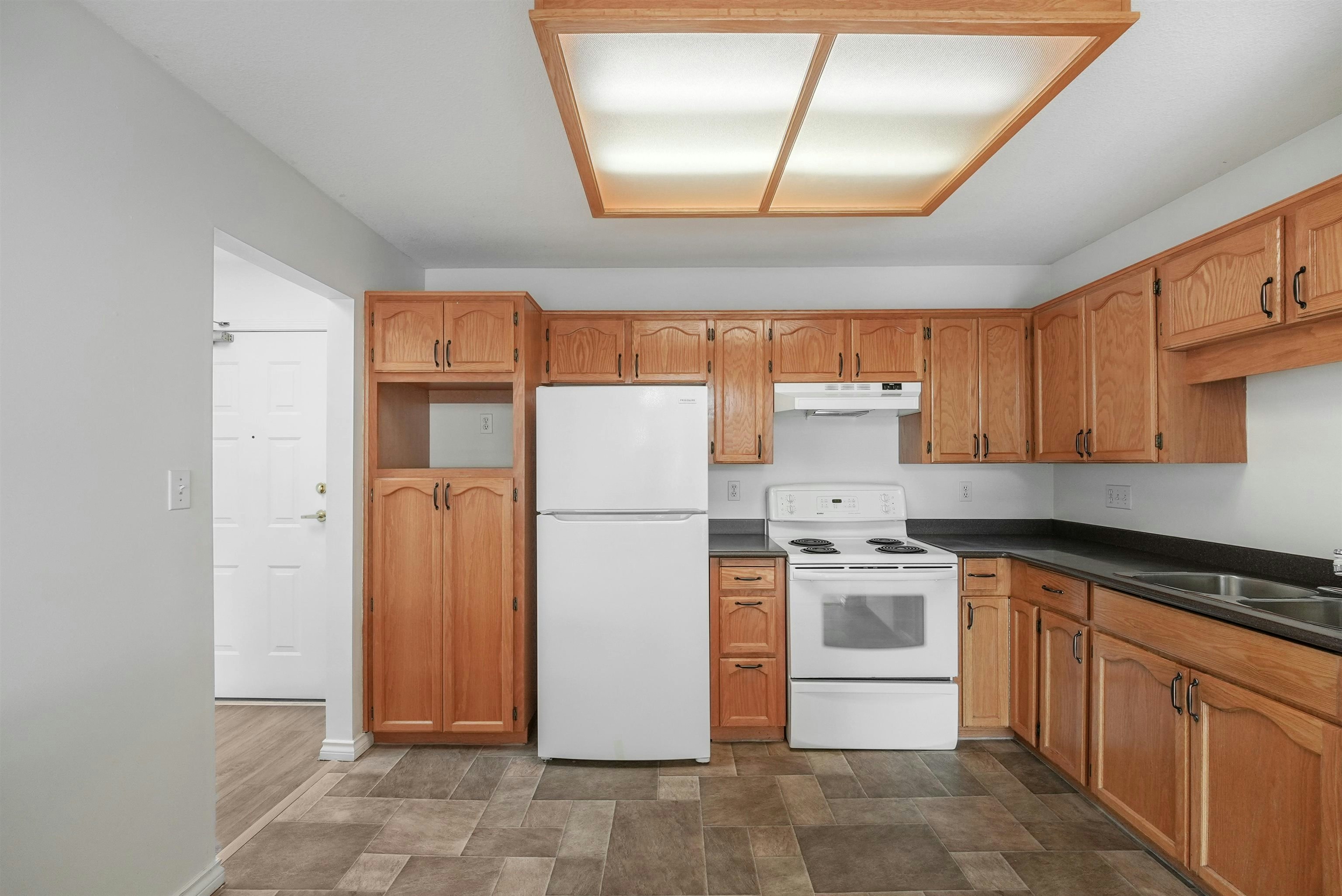 311-5375 205th Street, Langley, BC, V3A 7V7 - 10