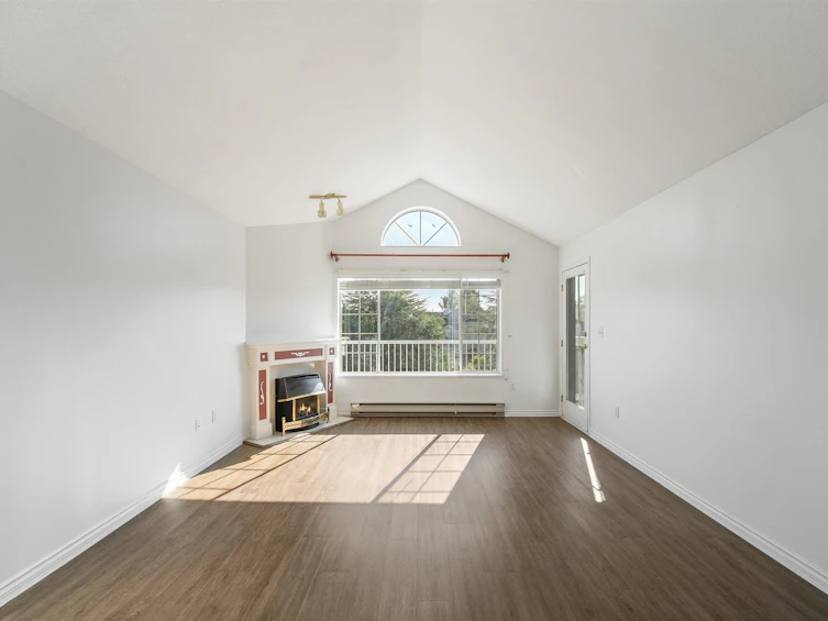 311-5375 205th Street, Langley, BC, V3A 7V7 - 3