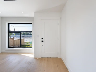4945 44 Avenue - 4