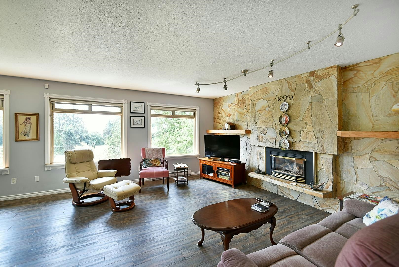 6450 Jasper Road, Sechelt, BC, V7Z 0S6