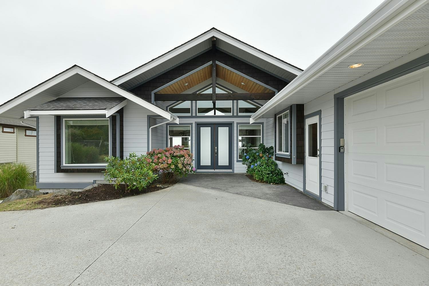 6216 Oracle Road, Sechelt, BC, V7Z 0N7