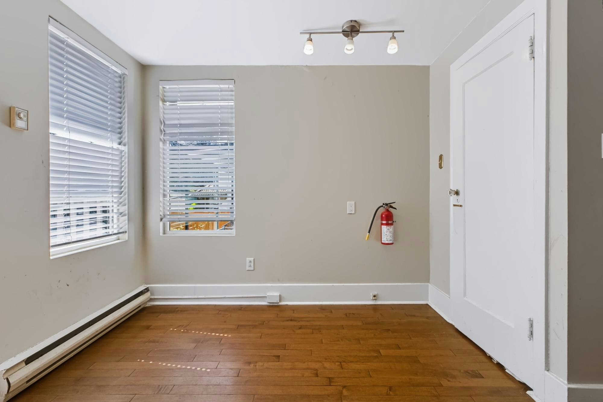 3888 W 15th Avenue, Vancouver, BC, V6R 2Z9 - 12