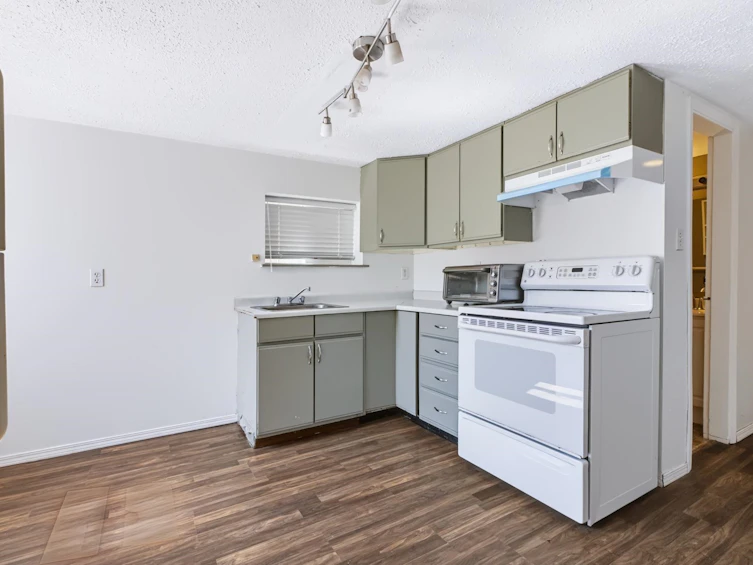 3888 W 15th Avenue, Vancouver, BC, V6R 2Z9 - 25