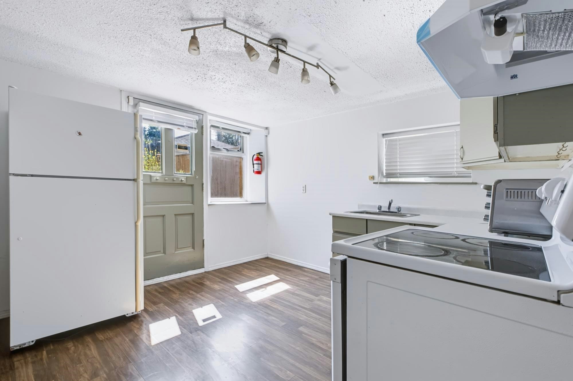 3888 W 15th Avenue, Vancouver, BC, V6R 2Z9 - 26
