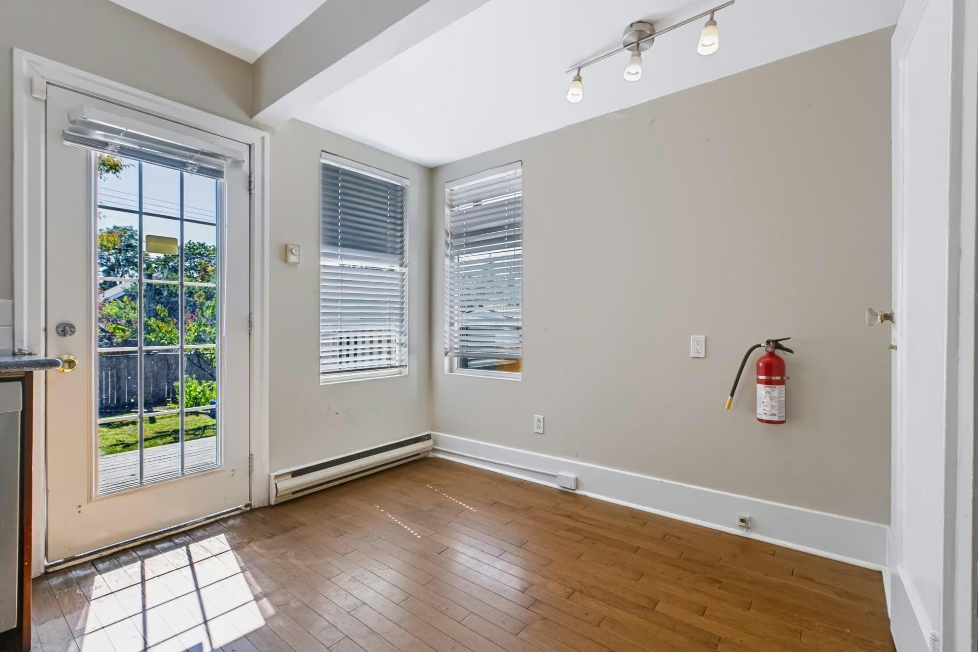 3888 W 15th Avenue, Vancouver, BC, V6R 2Z9 - 13