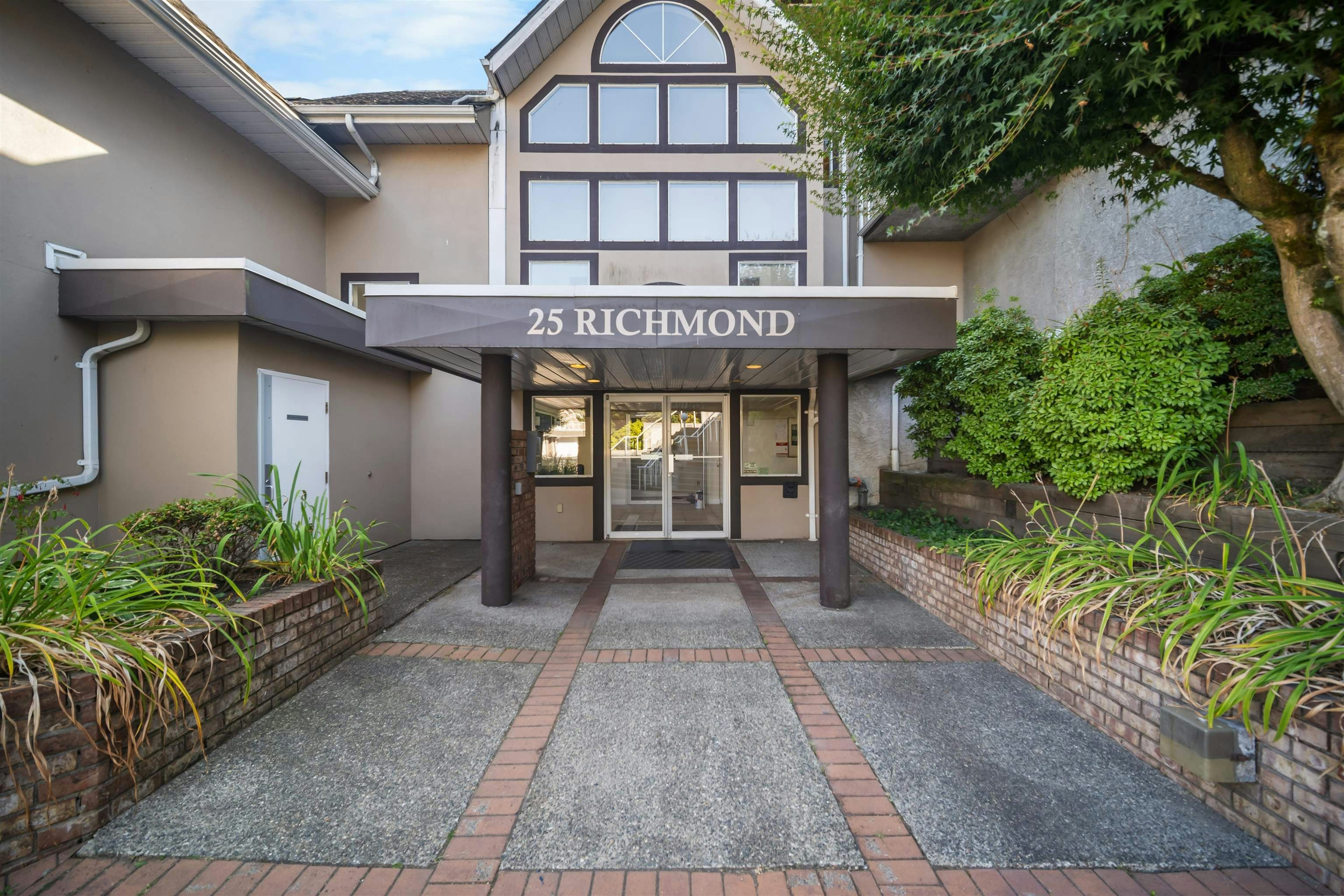 504-25 Richmond Street, New Westminster, BC, V3L 5P9