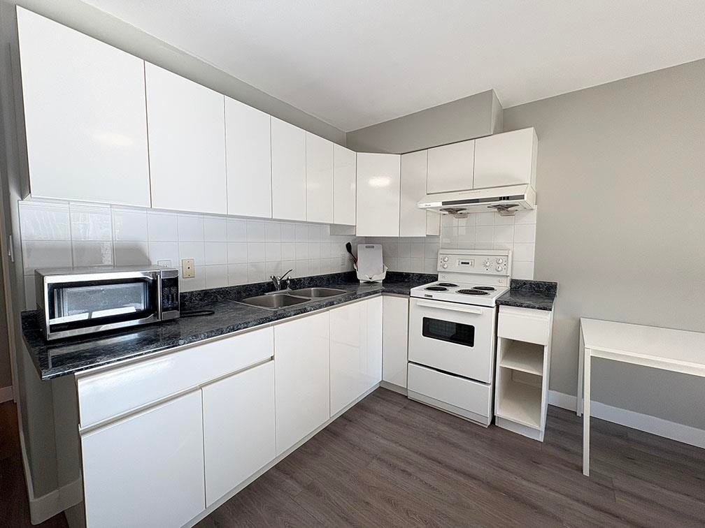 7210 Frances Street, Burnaby, BC, V5A 1H1 - 2