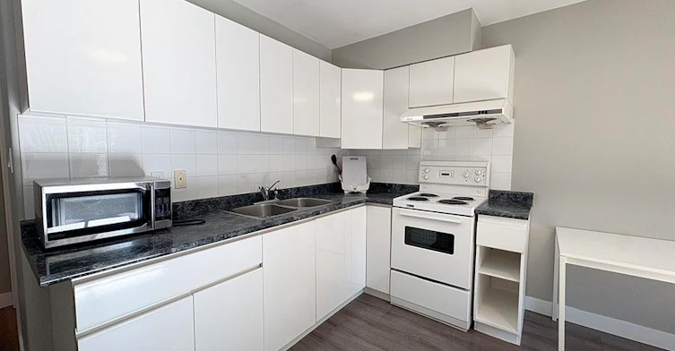 7210 Frances Street, Burnaby, BC, V5A 1H1 - 2