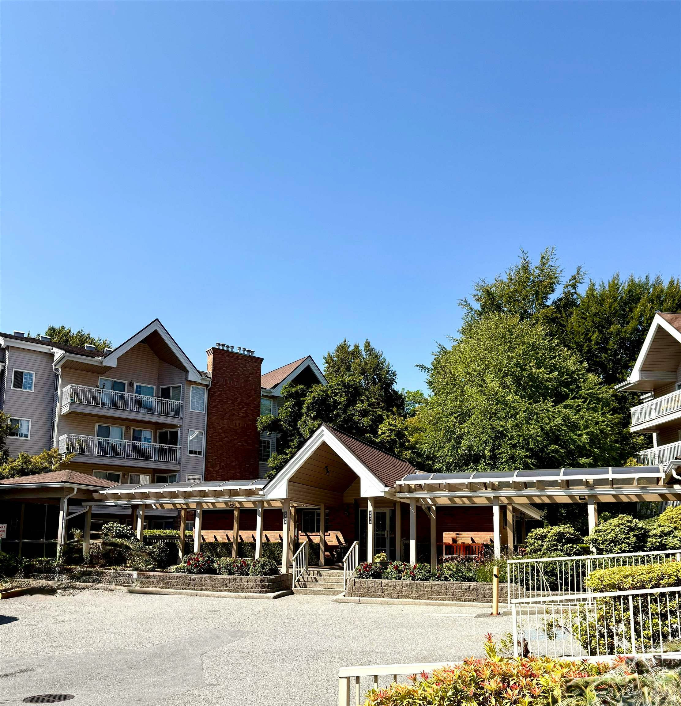 303-2973 Burlington Drive, Coquitlam, BC, V3B 6X1
