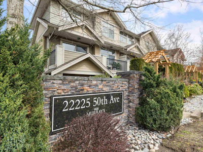 4-22225 50 Avenue - 2