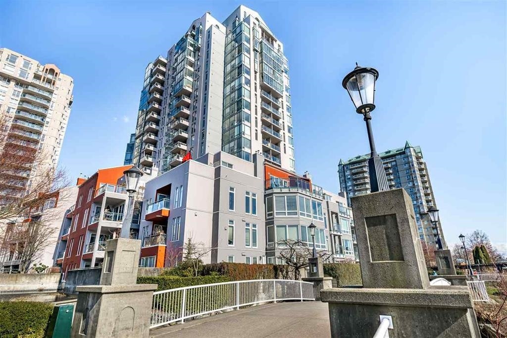 902-8 Laguna Court, New Westminster, BC, V3M 6M6