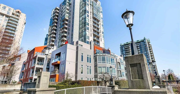 902-8 Laguna Court, New Westminster, BC, V3M 6M6
