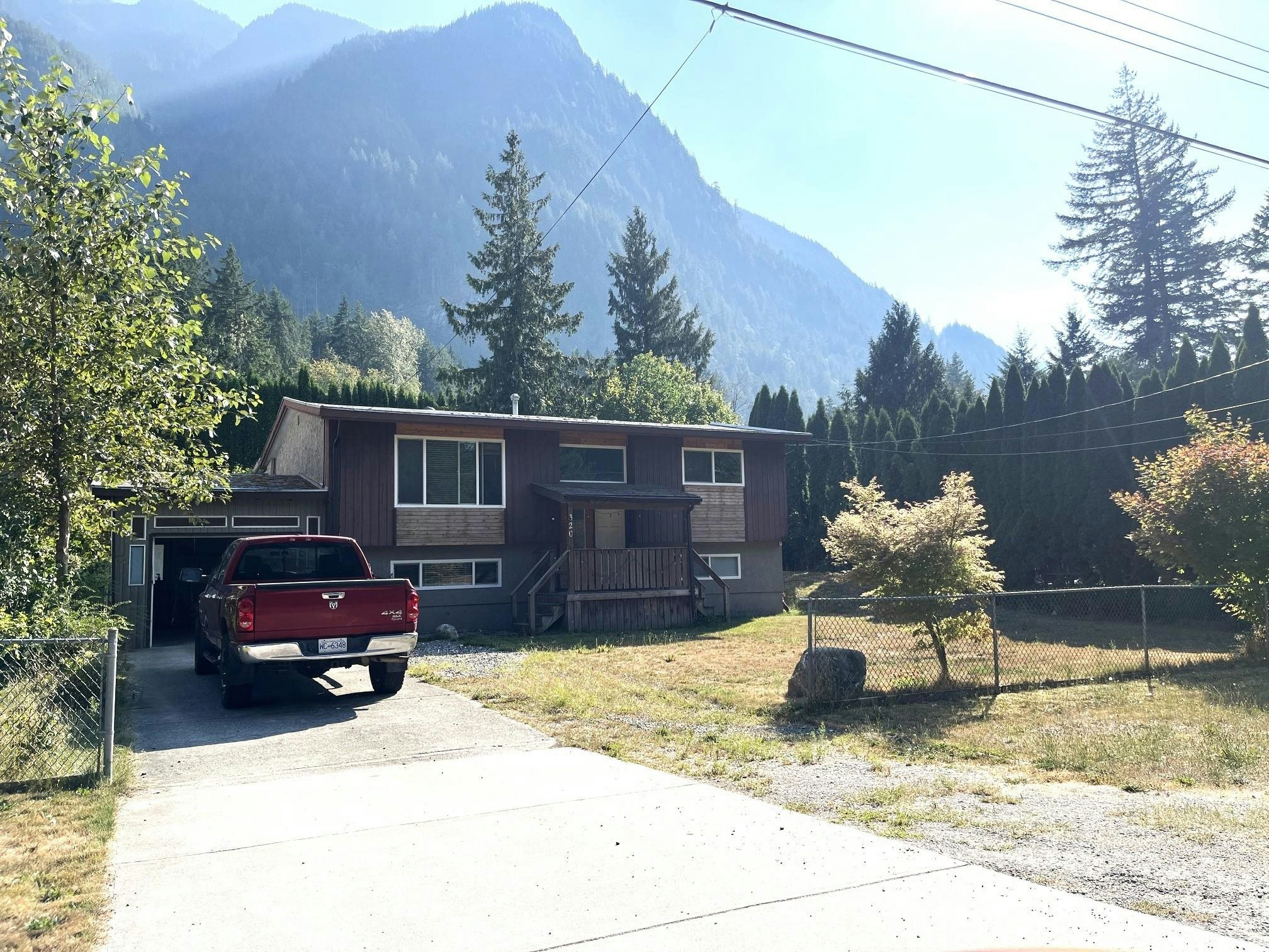 320 Robertson Crescent, Hope, BC, V0X 1L4
