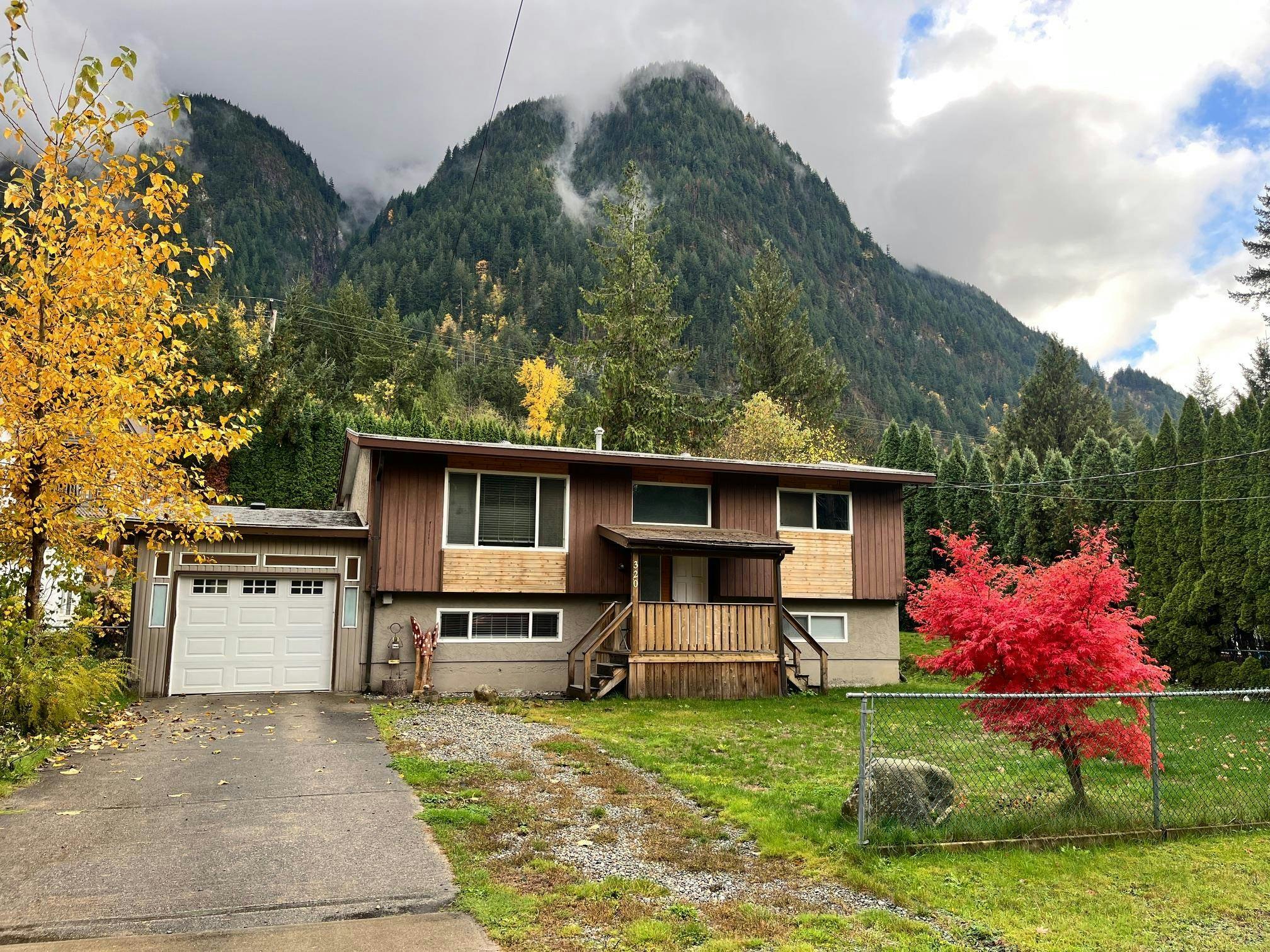 320 Robertson Crescent, Hope, BC, V0X 1L4