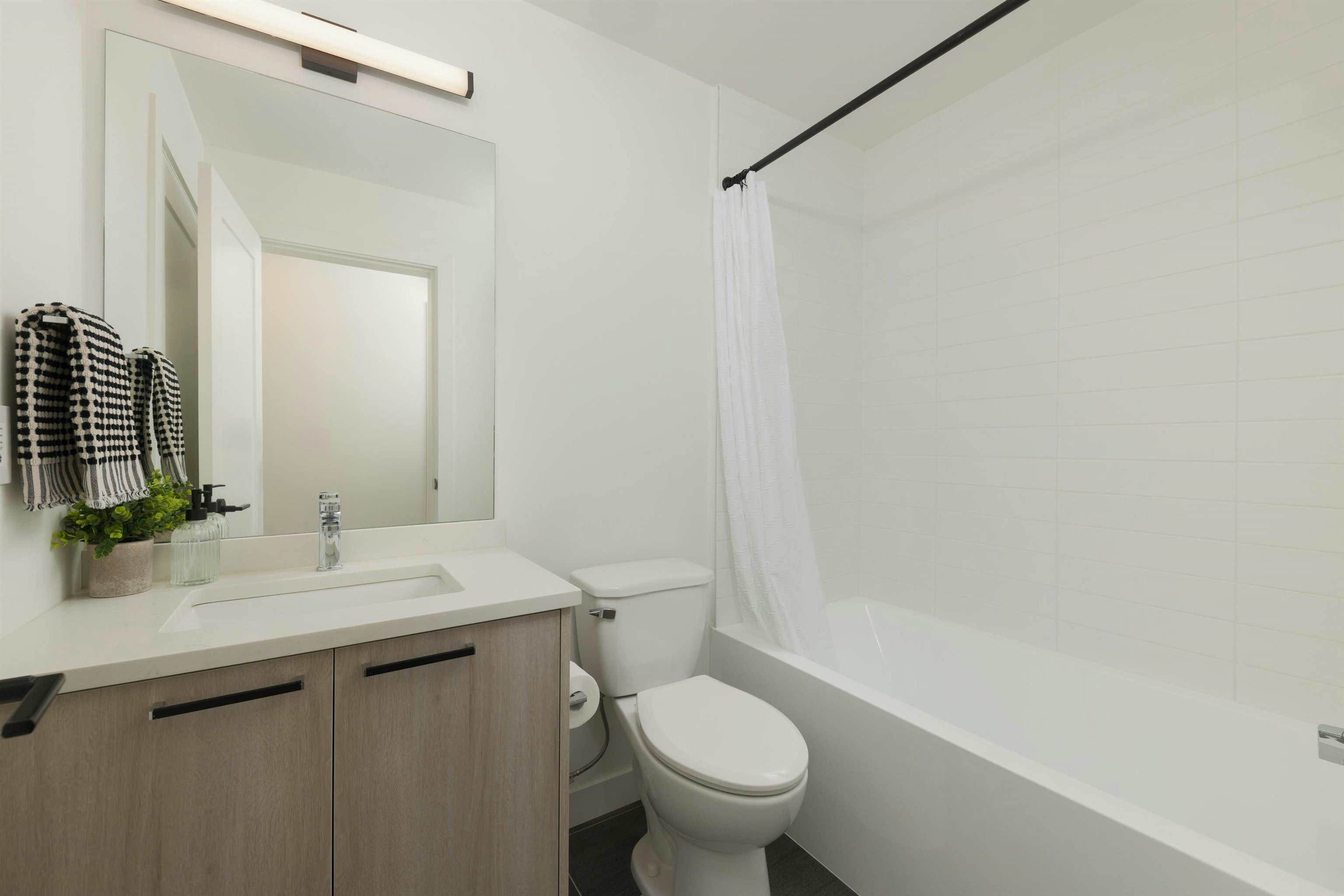 208-1100 Clarke Road, Port Moody, BC, V3H 0N3 - 20