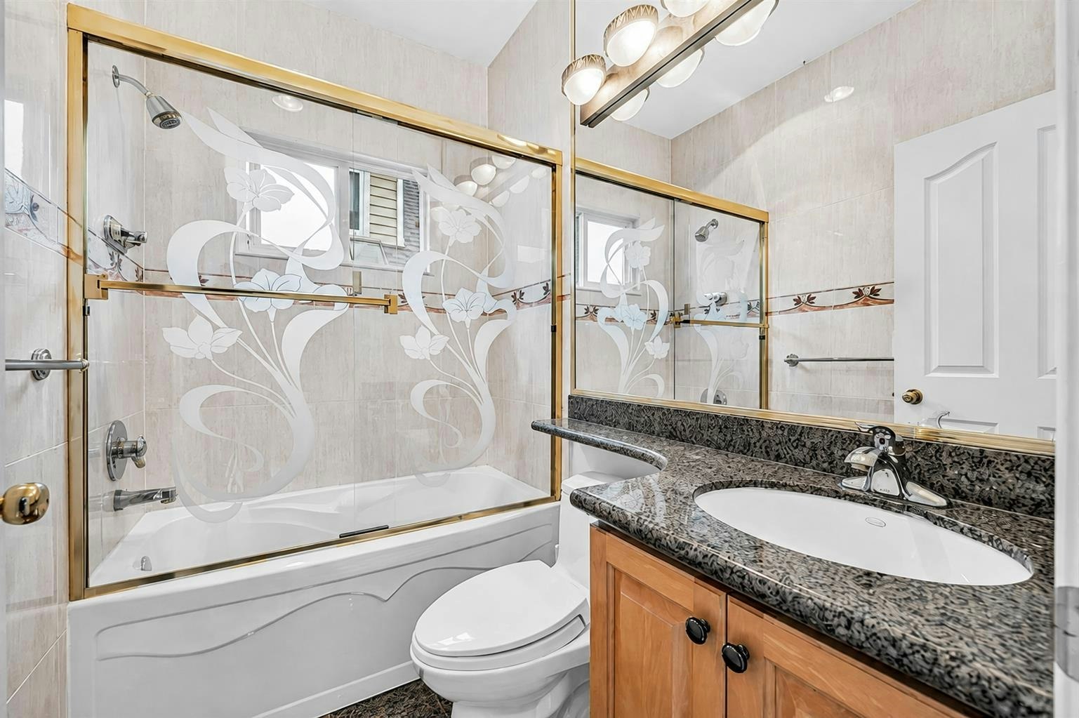 213 W 28th Street, North Vancouver, BC, V7N 2H9 - 21