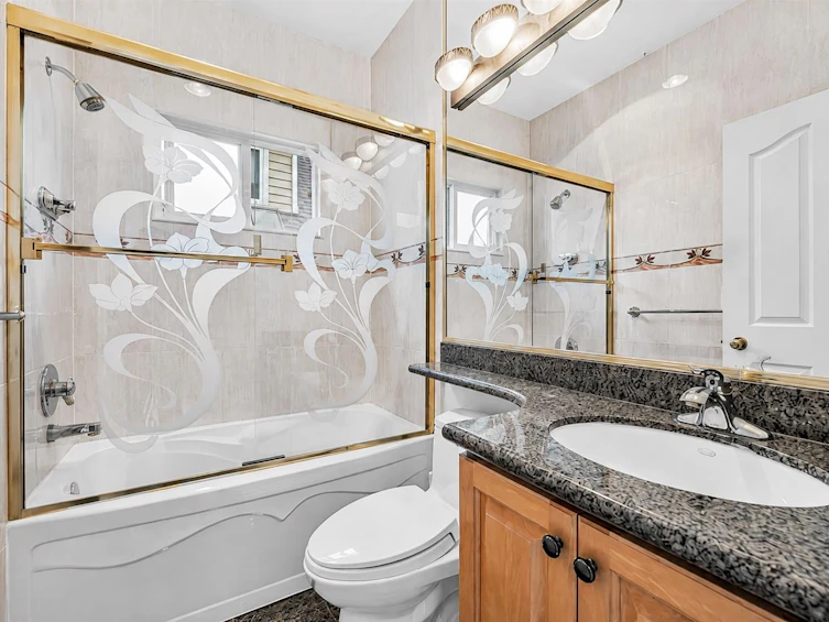 213 W 28th Street, North Vancouver, BC, V7N 2H9 - 21