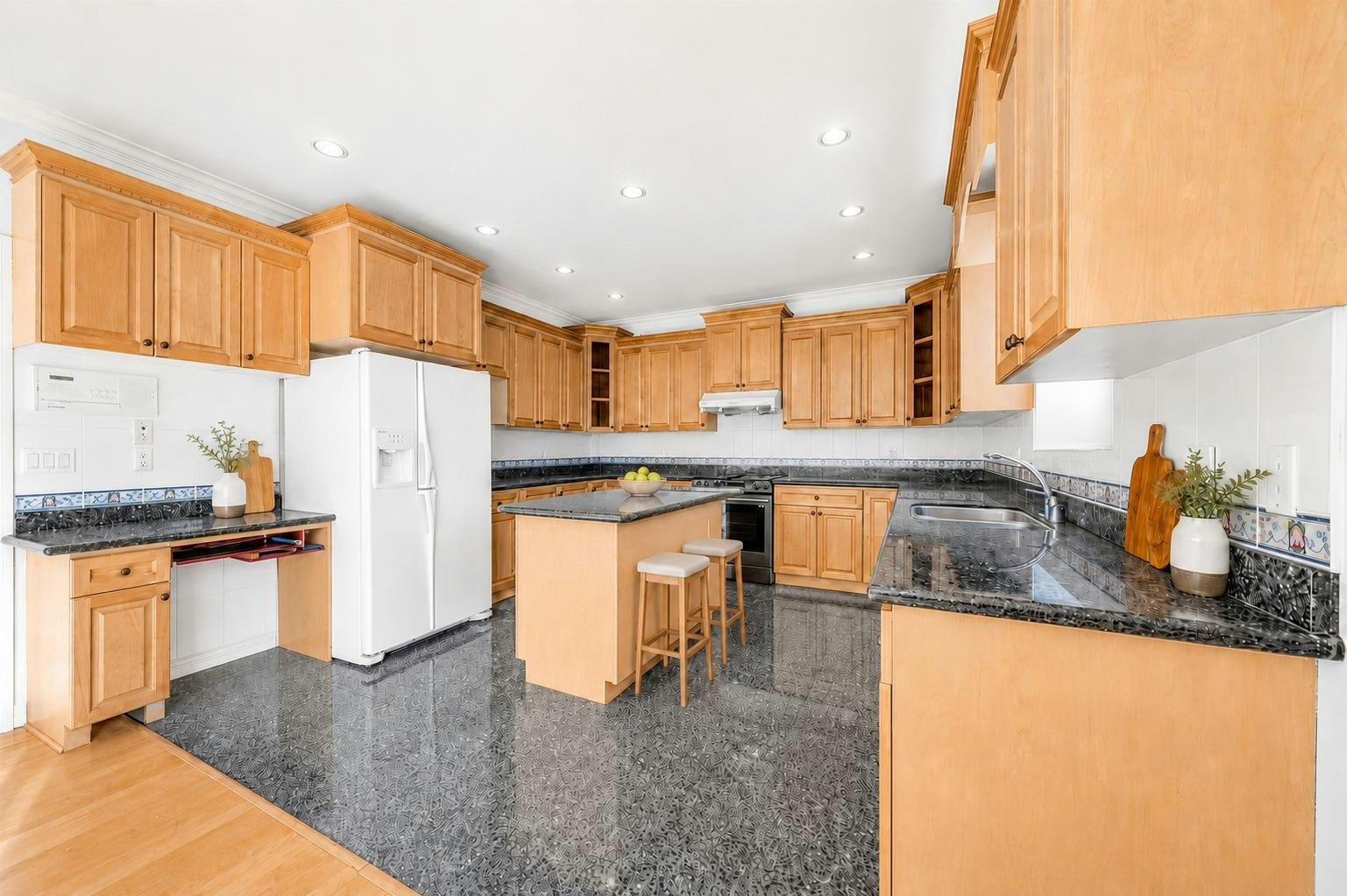 213 W 28th Street - 5