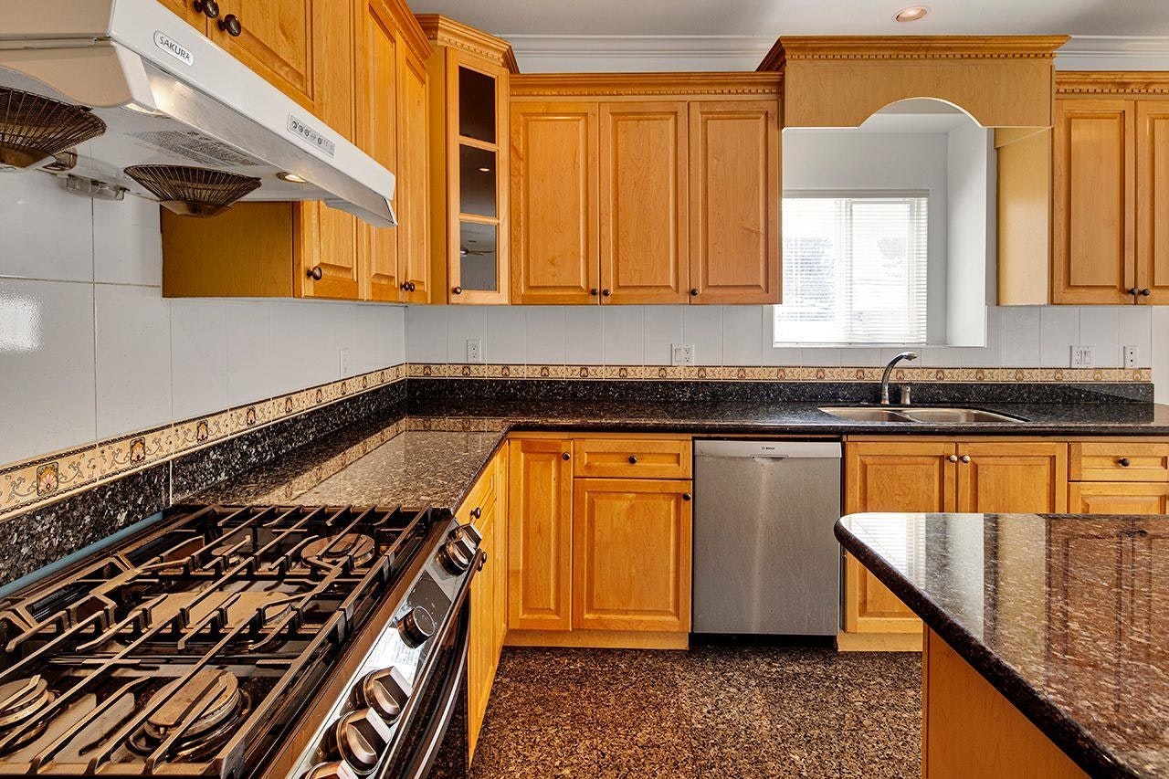 213 W 28th Street, North Vancouver, BC, V7N 2H9 - 9