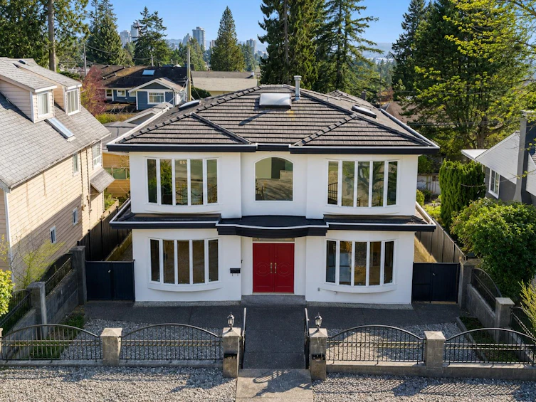 213 W 28th Street, North Vancouver, BC, V7N 2H9