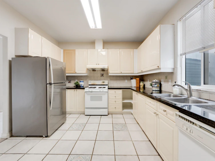 5177 Carson Street, Burnaby, BC, V5J 2Z1 - 9