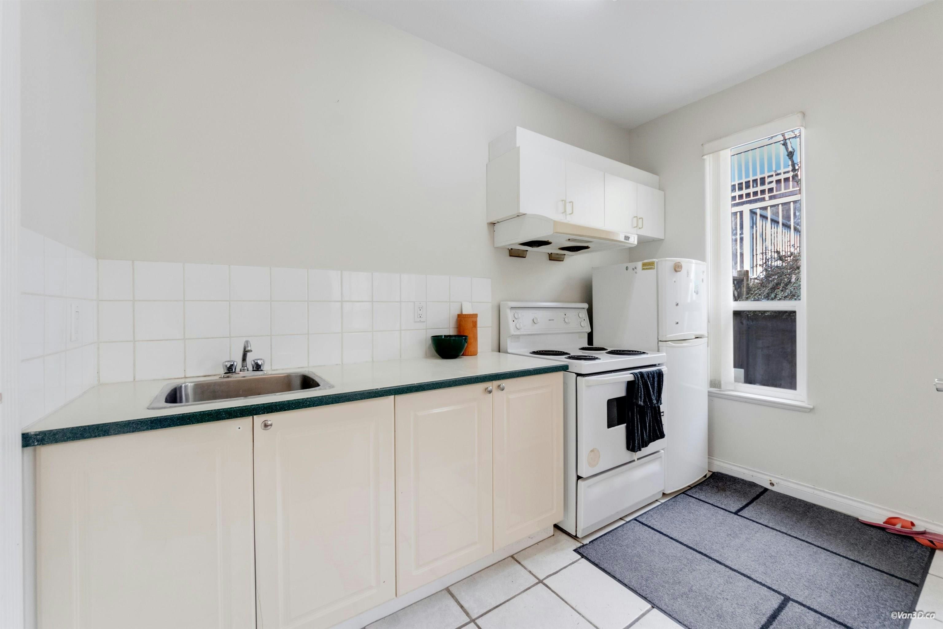 5177 Carson Street, Burnaby, BC, V5J 2Z1 - 16