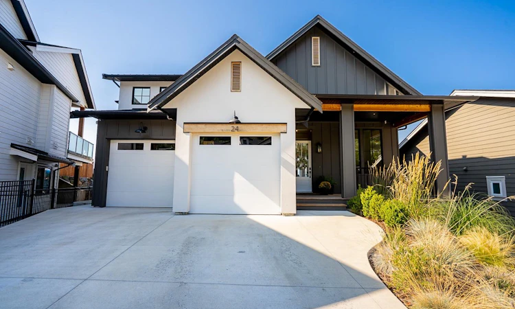 24-8295 Nixon Road