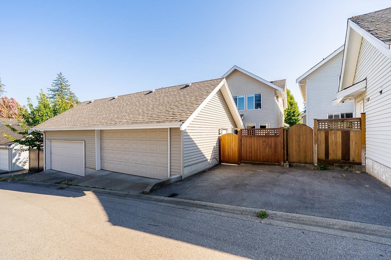 15163 61a Avenue, Surrey, BC, V3S 5J7 - 33