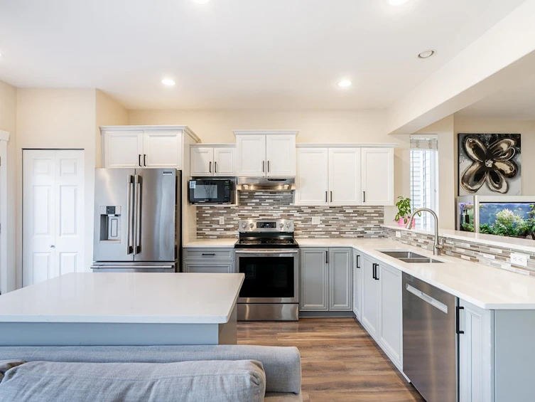 15163 61a Avenue, Surrey, BC, V3S 5J7 - 14