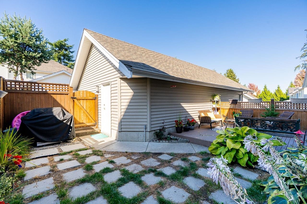 15163 61a Avenue, Surrey, BC, V3S 5J7 - 32